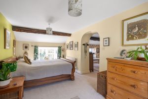 Principal bedroom- click for photo gallery